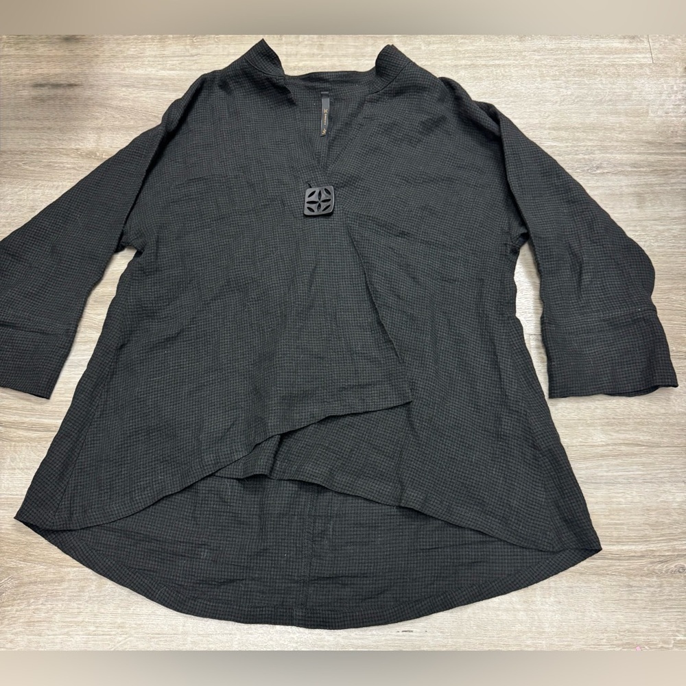 IC By Connie K  black blouse size Large
